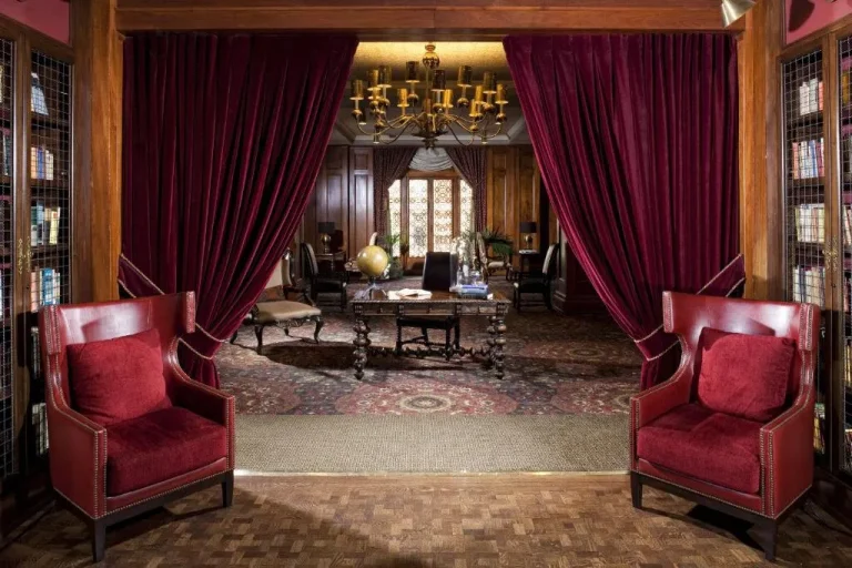 Lounge-Bereich im Los Angeles Athletic Club