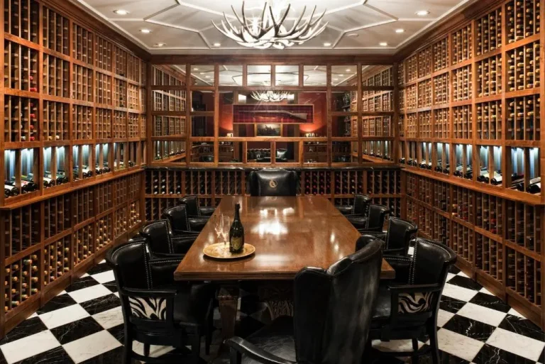 Esszimmer im Weinkeller des Los Angeles Athletic Club