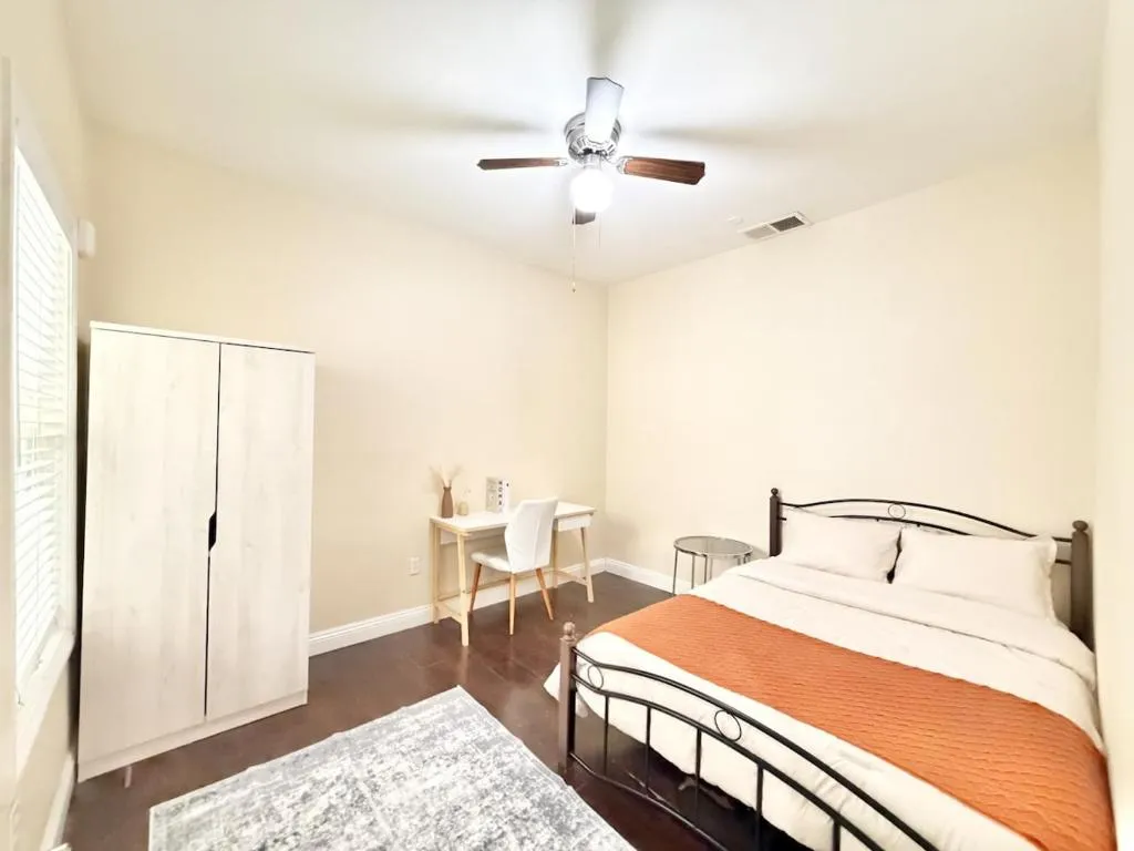 Encantador apartamento de 2 habitaciones primer dormitorio en USC en California