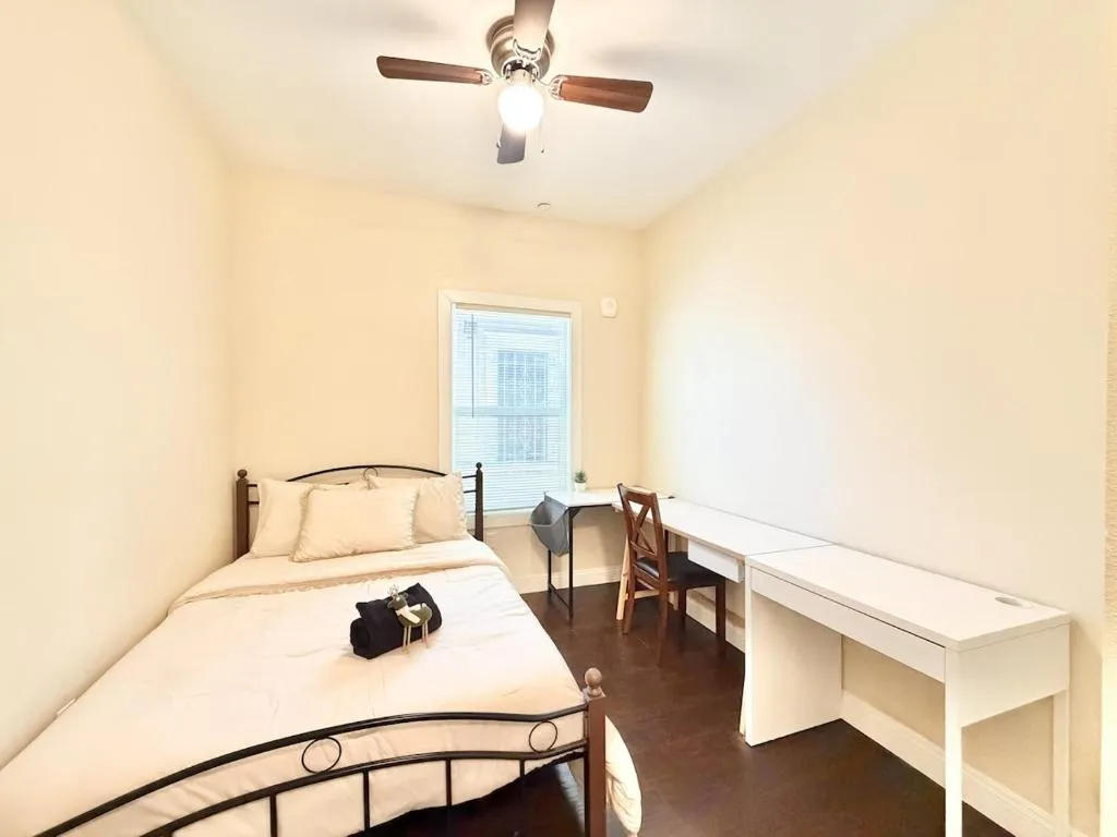 Encantador apartamento de 2 habitaciones - habitación adicional en USC en California