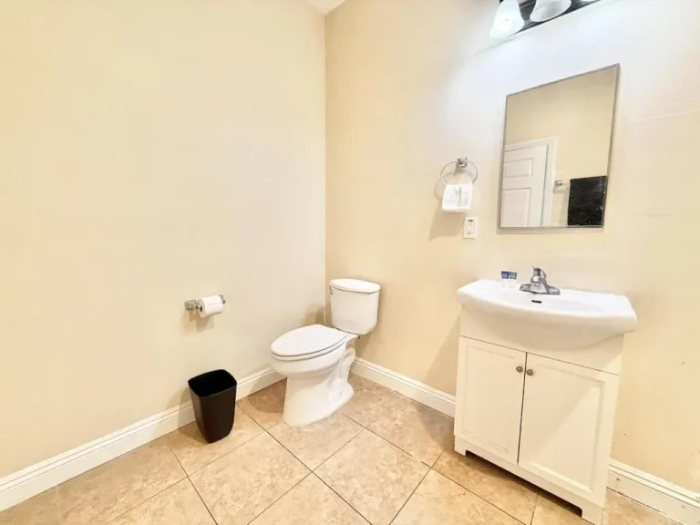 Charmant appartement 2 chambres - Toilettes à l'USC en Californie