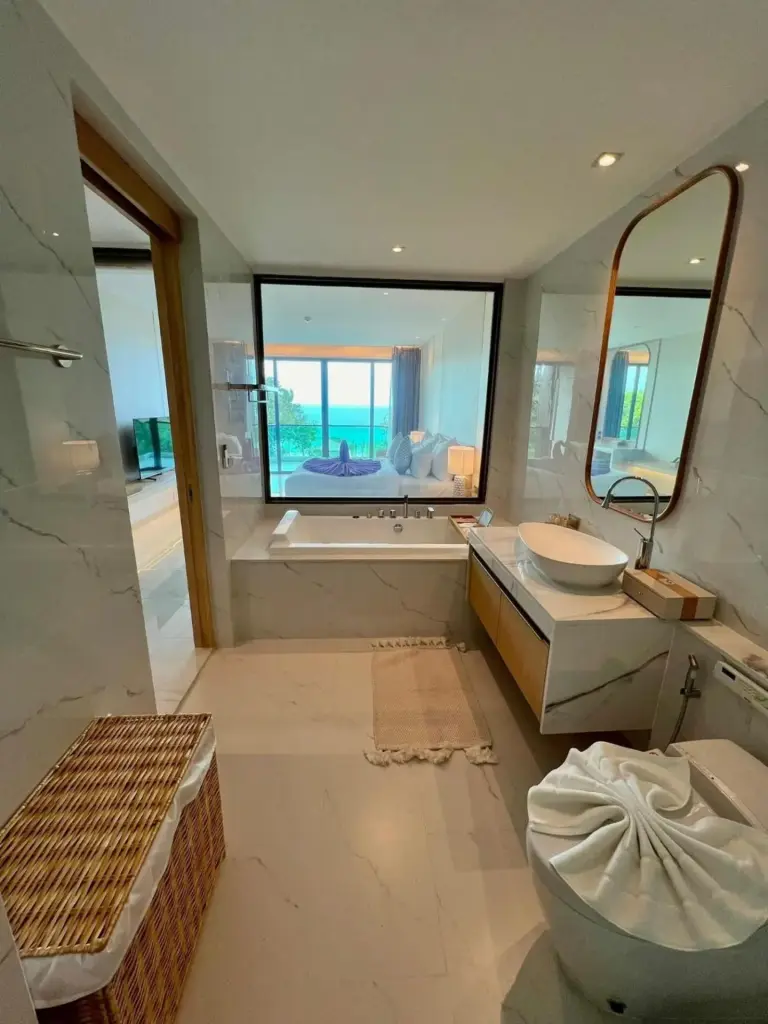 Luxtalay Khanom Hotel modern bathroom setup