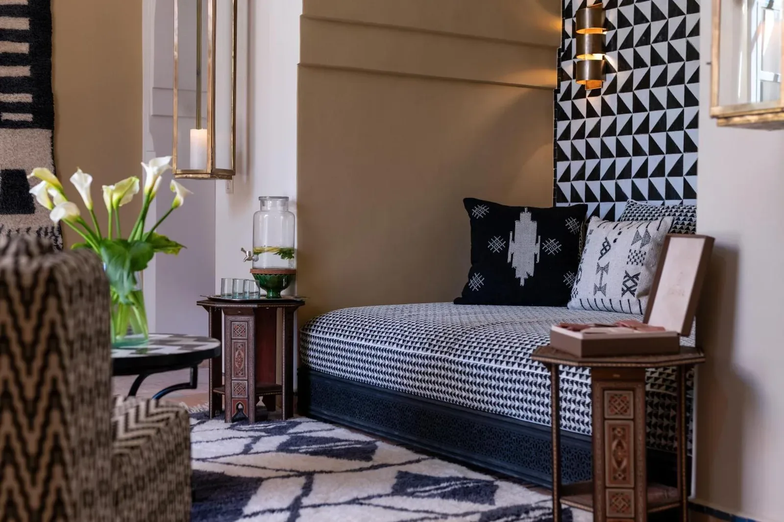 Villa lujosa con piscina privada - Kasbah Conti en Marrakech, acogedor rincón de lectura