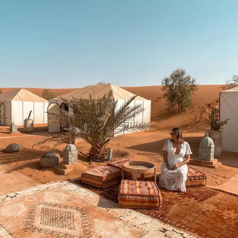 Espace extérieur aux Luxury Desert Camps à Merzouga