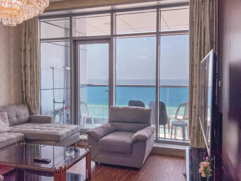 Salon de l'hôtel Luxueux Appartement 2 Chambres Entièrement Meublé à Ajman