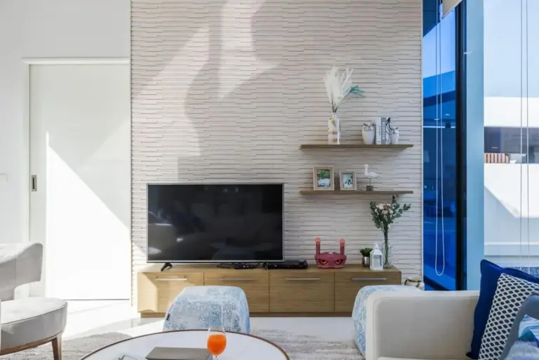 Luxury Residences 3-Bedroom Pool Villa Beach Access, Na Jomtien Pattaya - entertainment center