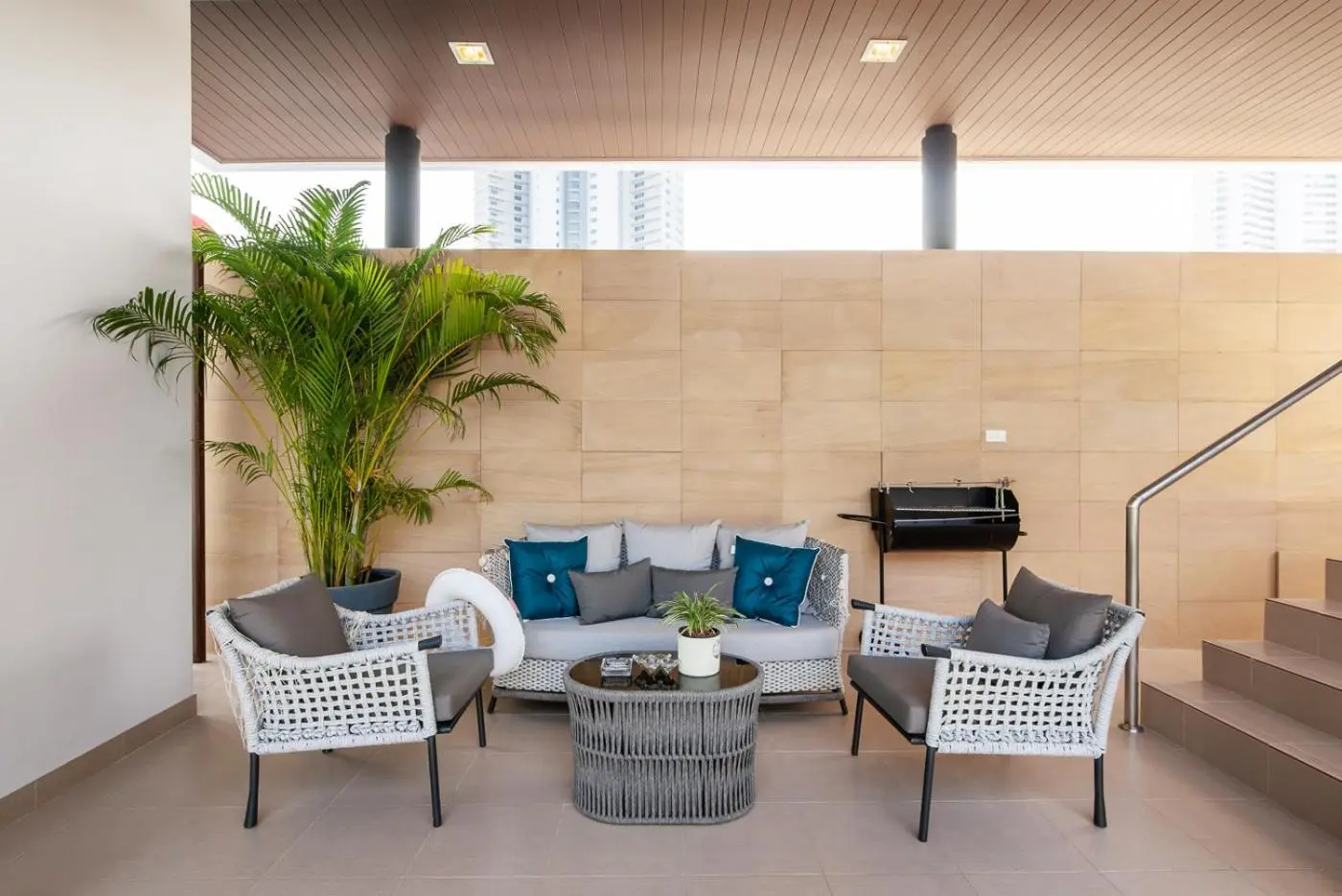 Luxury Residences 3-Bedroom Pool Villa Beach Access, Na Jomtien Pattaya - Espace salon extérieur