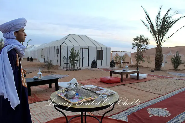 Dormitorio acogedor de Luxury Tented Erg Chebbi