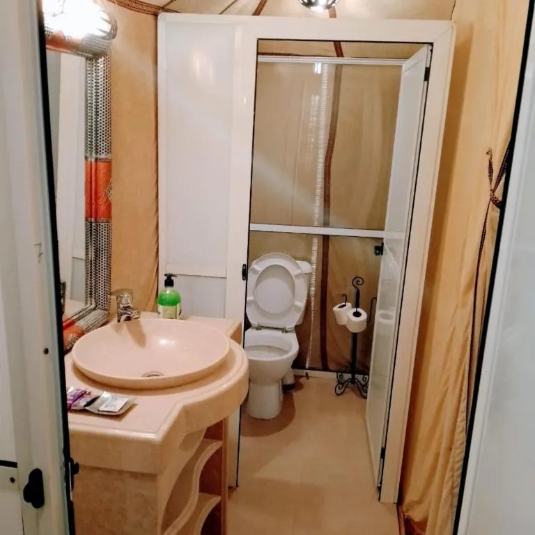 Bathroom at Magic Luxury Camp in Merzouga