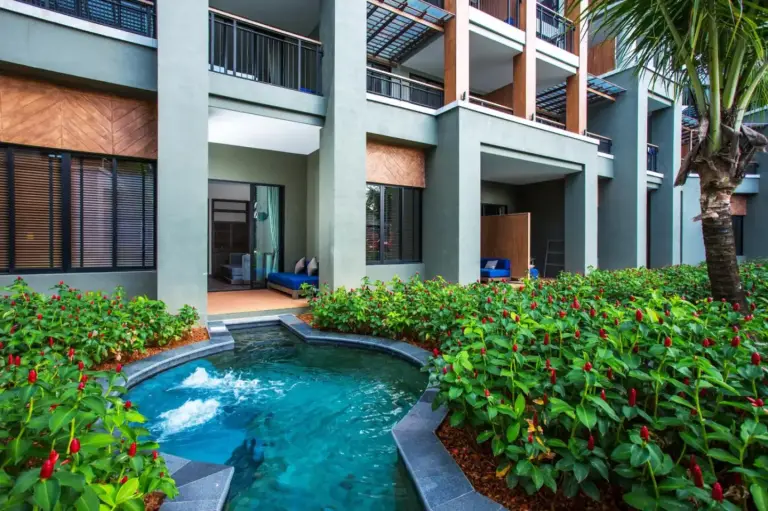 Eingang zu einer Garten-Suite im Mai Holiday by Mai Khaolak
