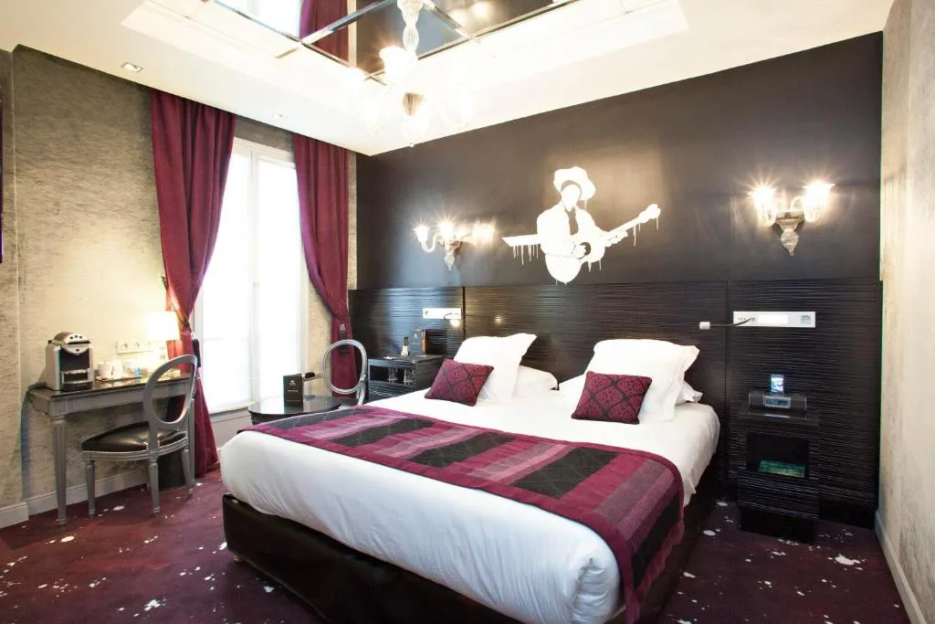 Guitar-themed room at Maison Albar - Le Champs-Elysées in Paris
