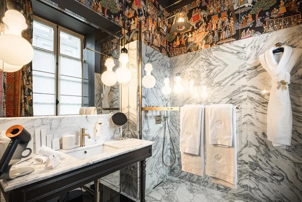 Elegantes Badezimmer im Maison Maubreuil in Nantes