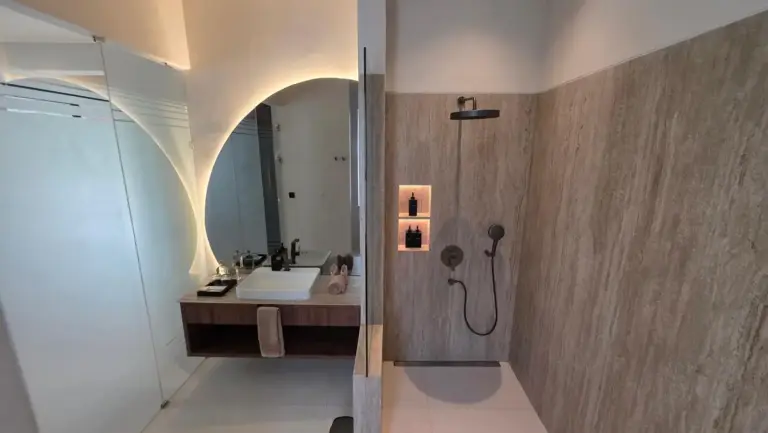 Badezimmer in Mandalore Villas Ubud - Nur für Erwachsene