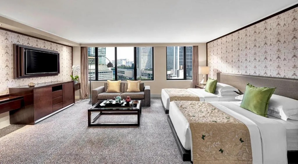 Spacious deluxe twin room at Mandarin Oriental, Jakarta
