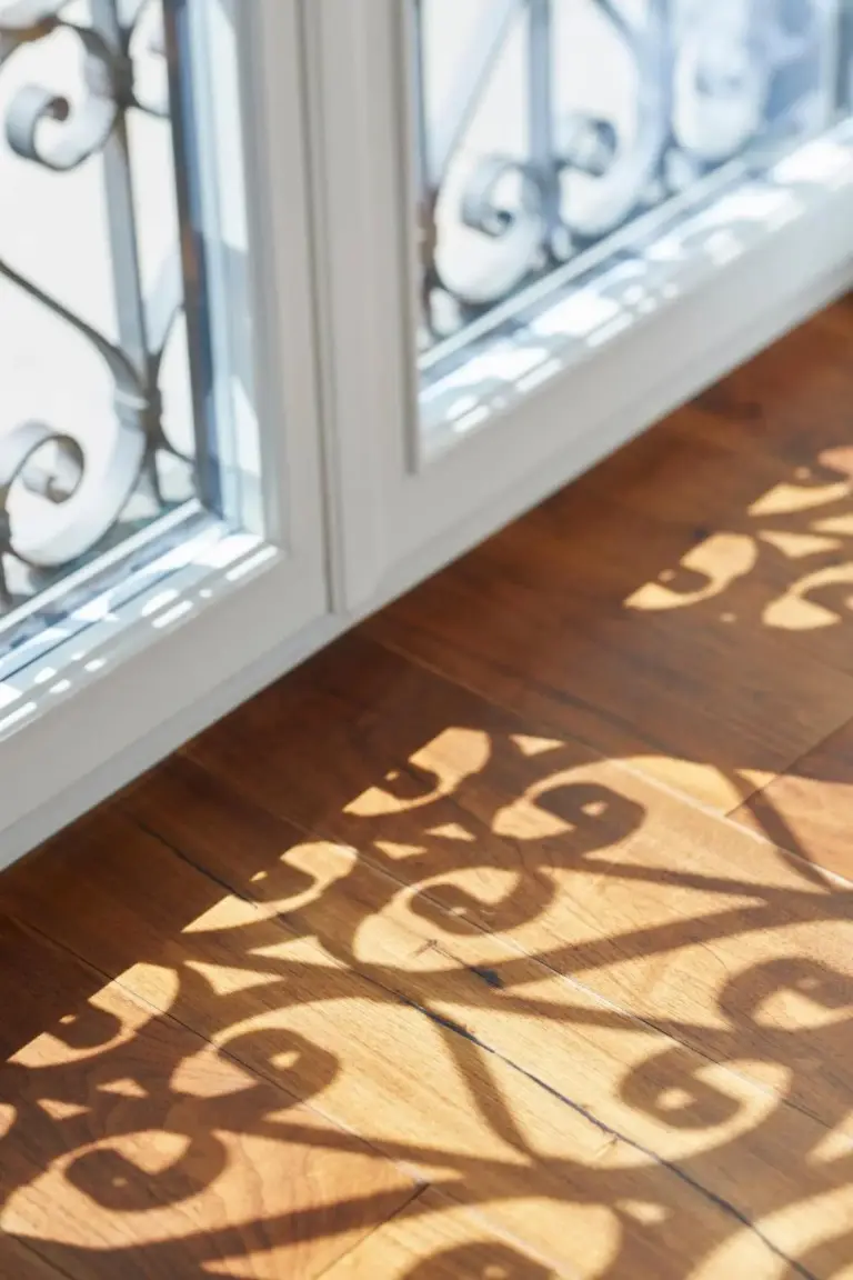 Filigraner Fensterschatten im Mandarin Oriental, Mailand