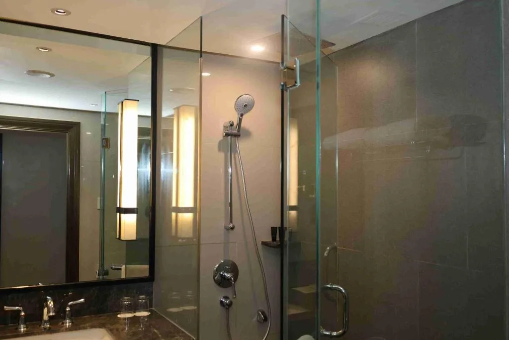 Shower area in Mangkuluhur ARTOTEL SUITES bathroom