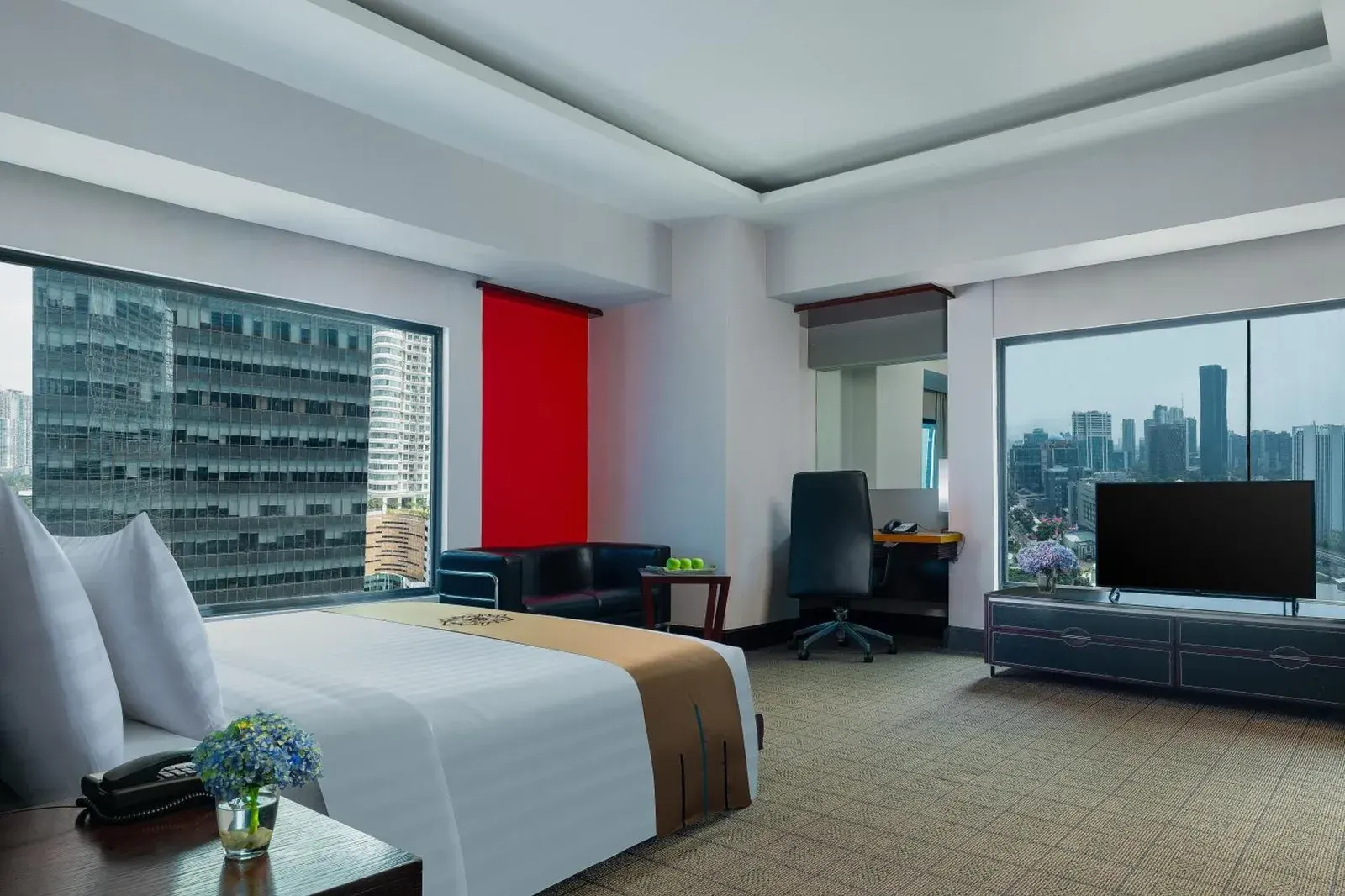 Mars and Venus Suite Room en Manhattan Hotel Jakarta