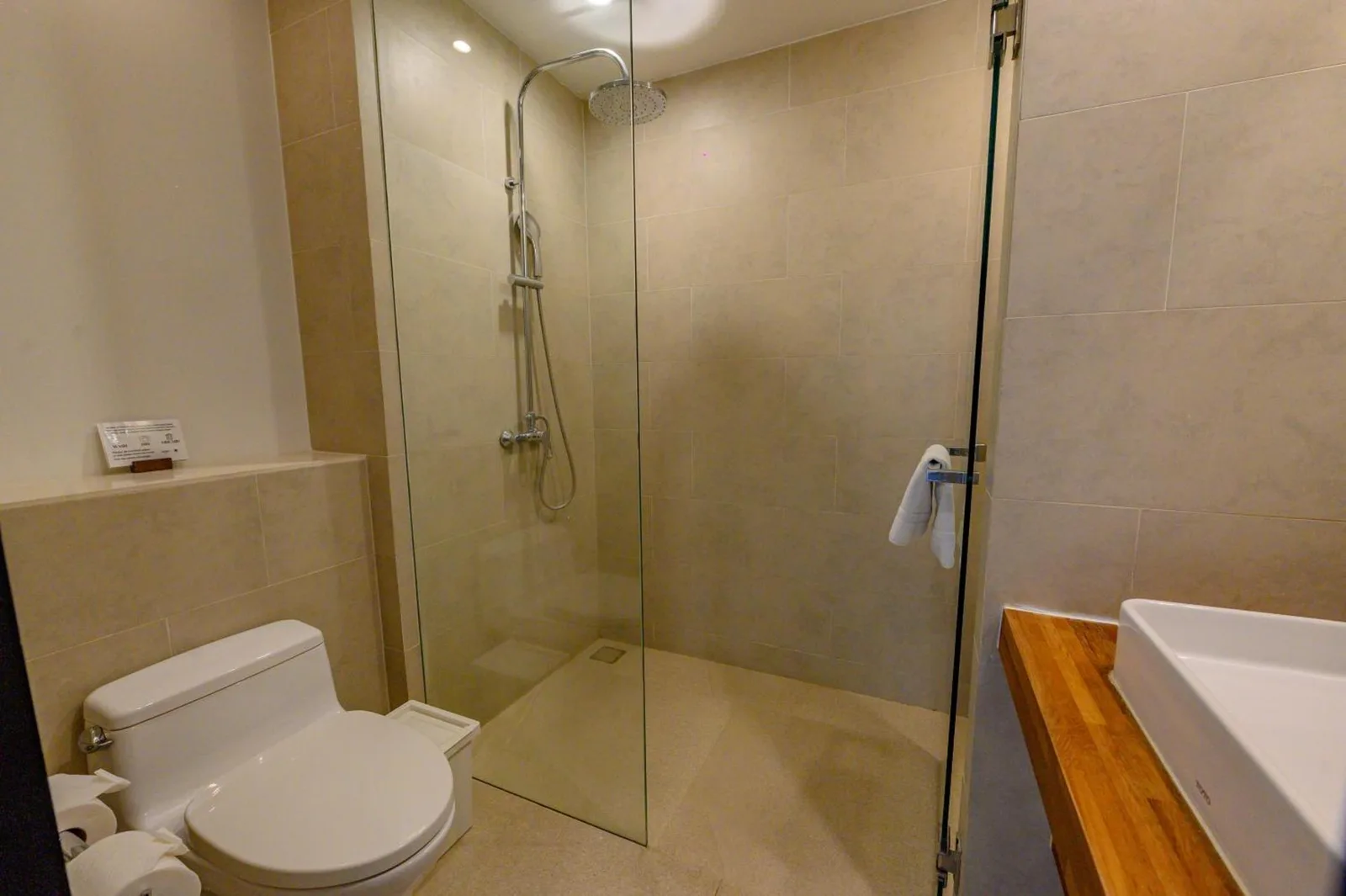 Baño en la habitación en Mantra Samui Resort - Solo para adultos en Koh Samui