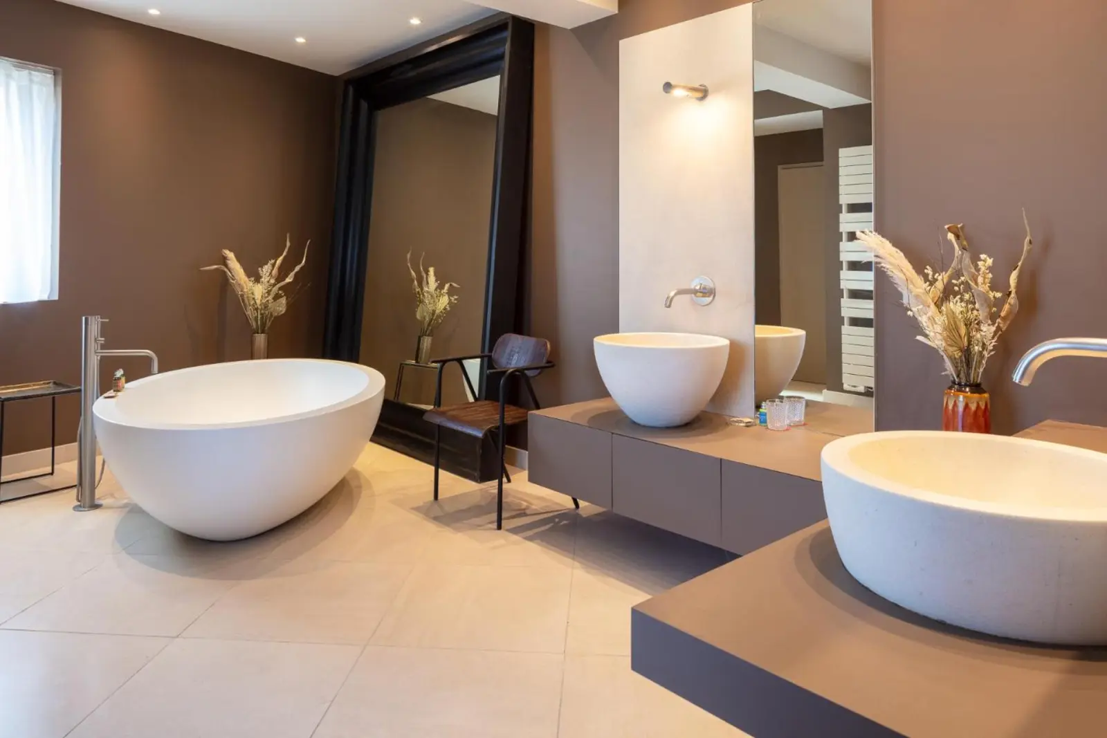 Elegantes Badezimmer im Hôtel Chouleur in Nîmes