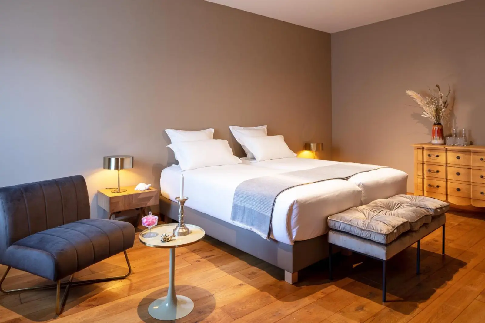 Modernes Zimmer im Hôtel Chouleur in Nîmes