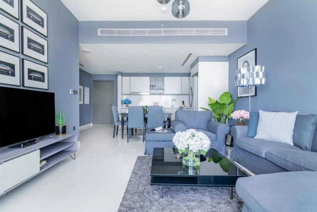 Spacious living area in Marina Skyline View & Dubai Harbour Beachfront hotel.