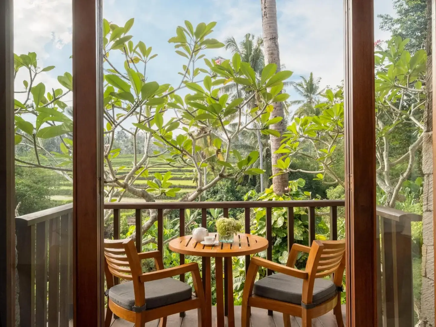 Balcón de Maya Ubud Resort & Spa con vistas a la naturaleza