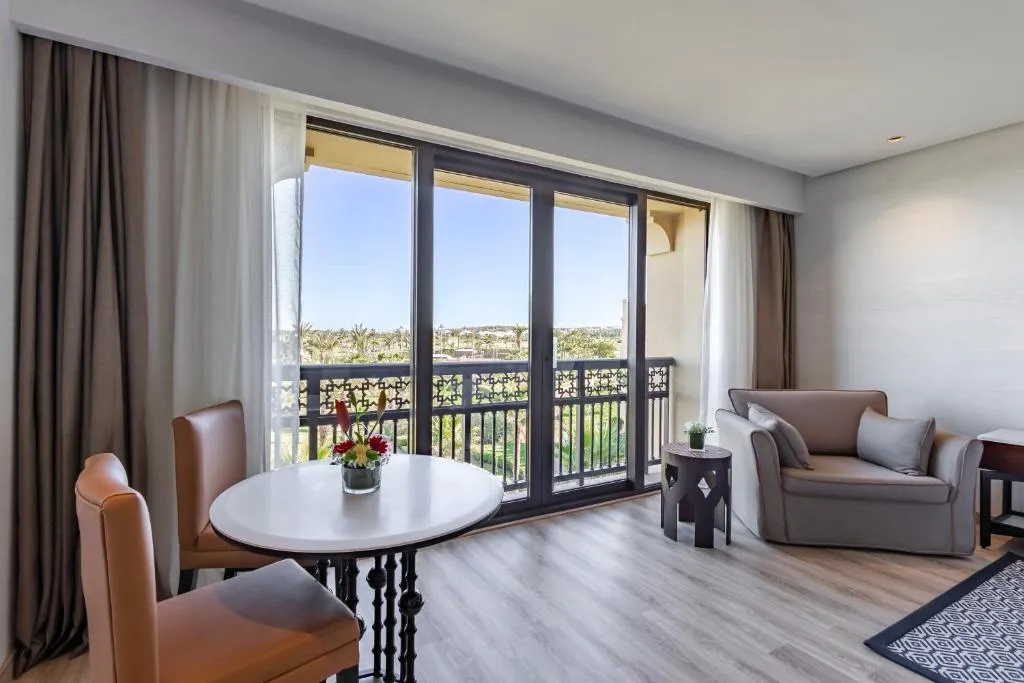 Espace de vie d'une suite au Mazagan Beach & Golf Resort