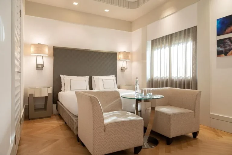 Chambre d'hôte confortable à l'hôtel Meliá Genova