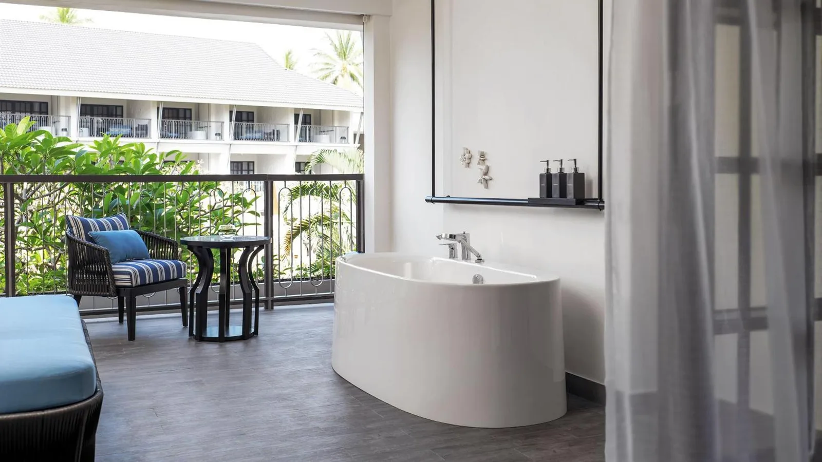 Baignoire extérieure au Meliá Koh Samui