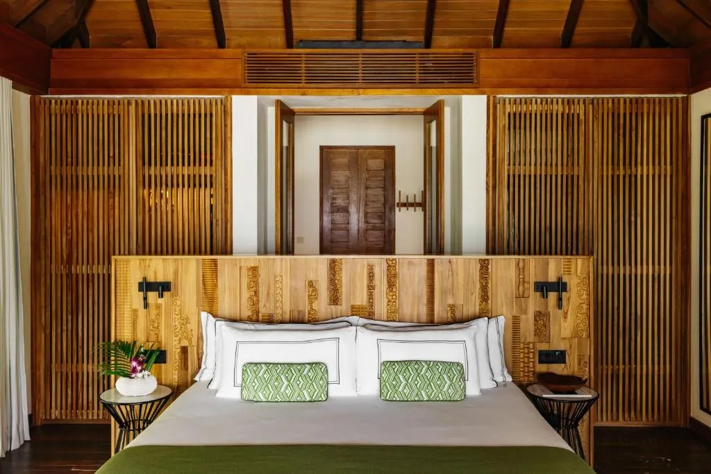 Detalles del dormitorio en una villa en Meliá Whale Lagoon Maldivas