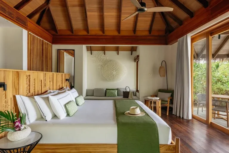 Habitación espaciosa en una villa en Meliá Whale Lagoon Maldivas