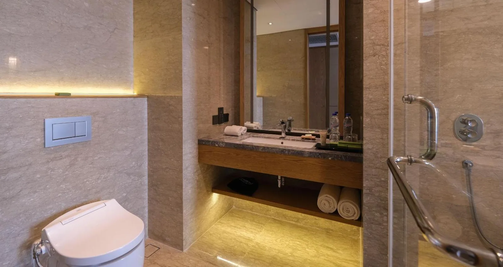 Luxurious bathroom at Meruorah Komodo Labuan Bajo