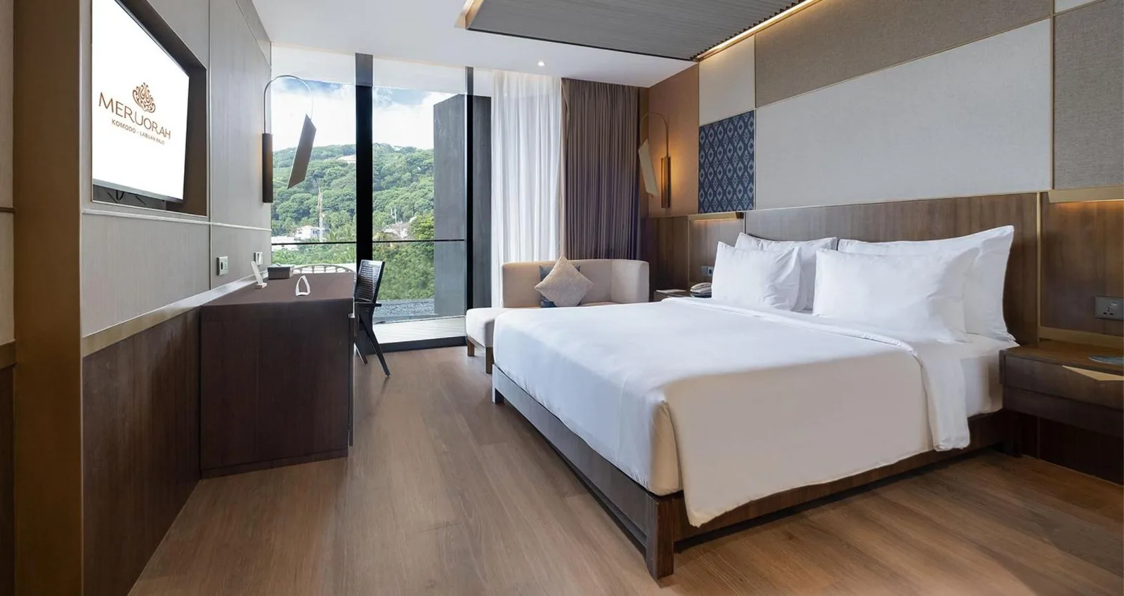 Stylish room in Meruorah Komodo Labuan Bajo with modern décor