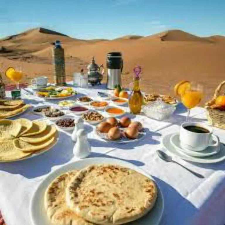 Frühstückstisch im Merzouga Heart Camp