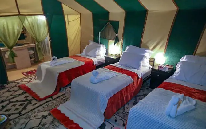 Habitación de tienda cómoda en Merzouga Luxury Tent