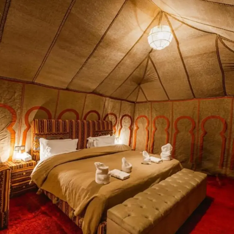 Tienda tradicional de lujo en Merzouga Ultra Luxury Camp