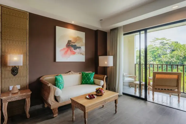 Gemütliche Sitzecke in der Suite im Metland Venya Ubud