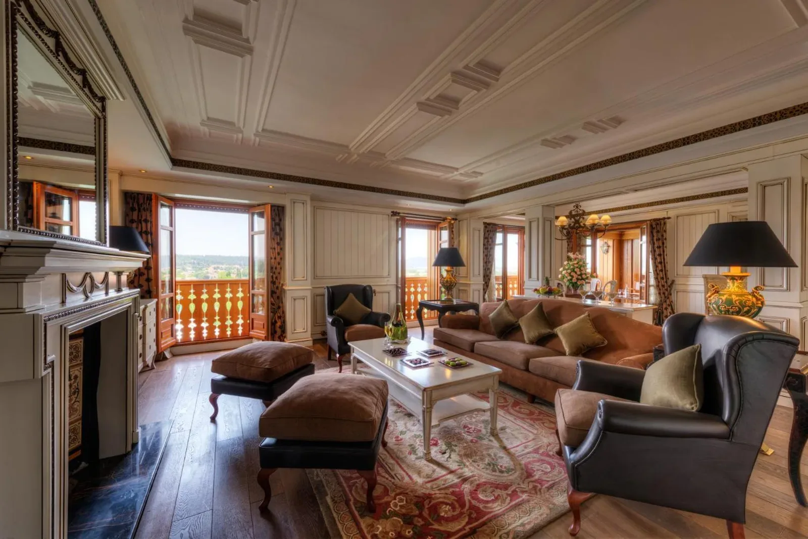 Espace de vie dans une suite au Michlifen Resort & Golf à Ifrane