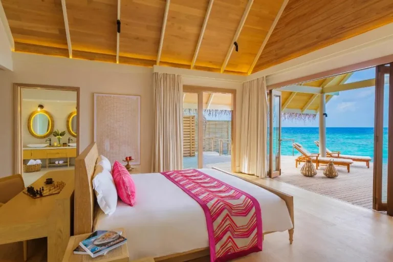 Luxury suite in Milaidhoo Maldives with ocean access