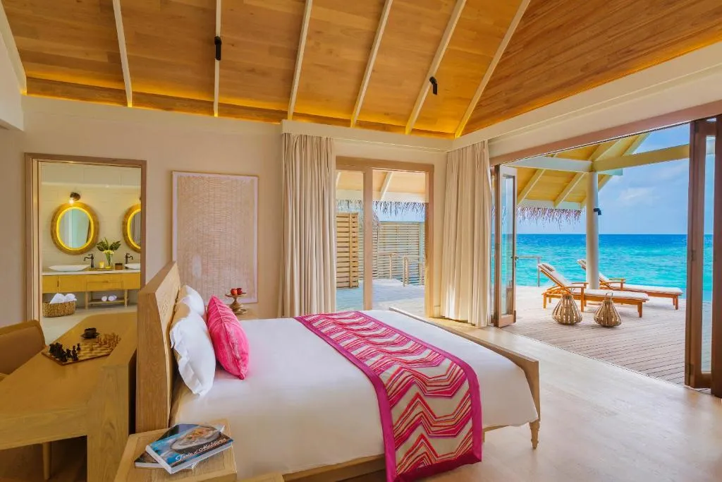 Luxury suite in Milaidhoo Maldives with ocean access