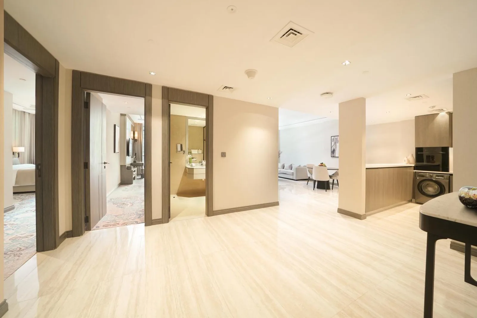 Entryway of a suite at Mileo Hotel The Palm