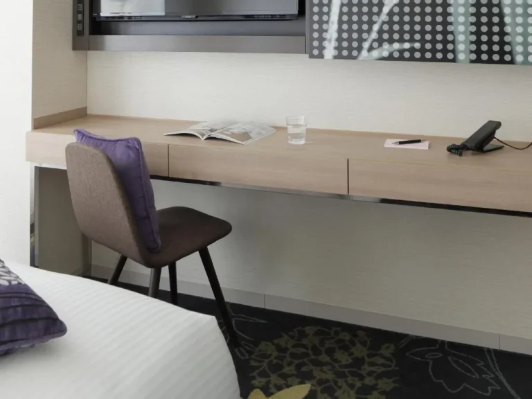 Espace de travail dans une chambre au Millennium Mitsui Garden Hotel Tokyo - Ginza