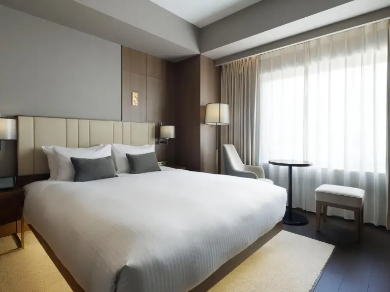 Mitsui Garden Hotel Roppongi Tokyo Premier guest room ambiance