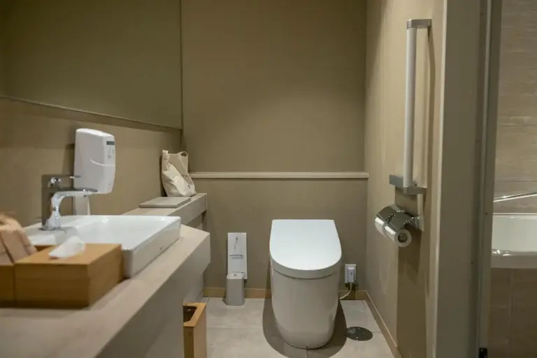 Moksa hotel modernes Badezimmer