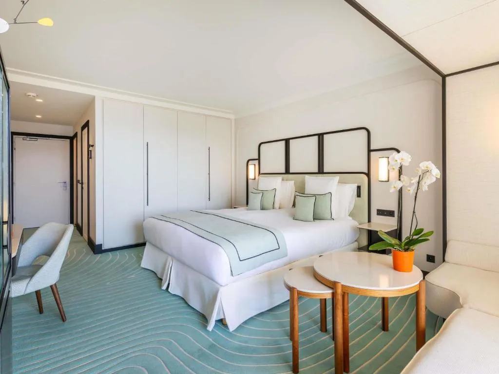 Modern bedroom design in Mondrian Cannes hotel