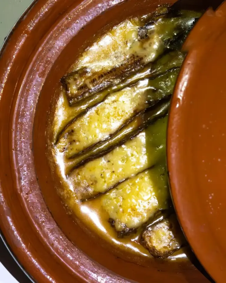 Gemüse-Tagine im Moonlight Luxury Camp zubereitet