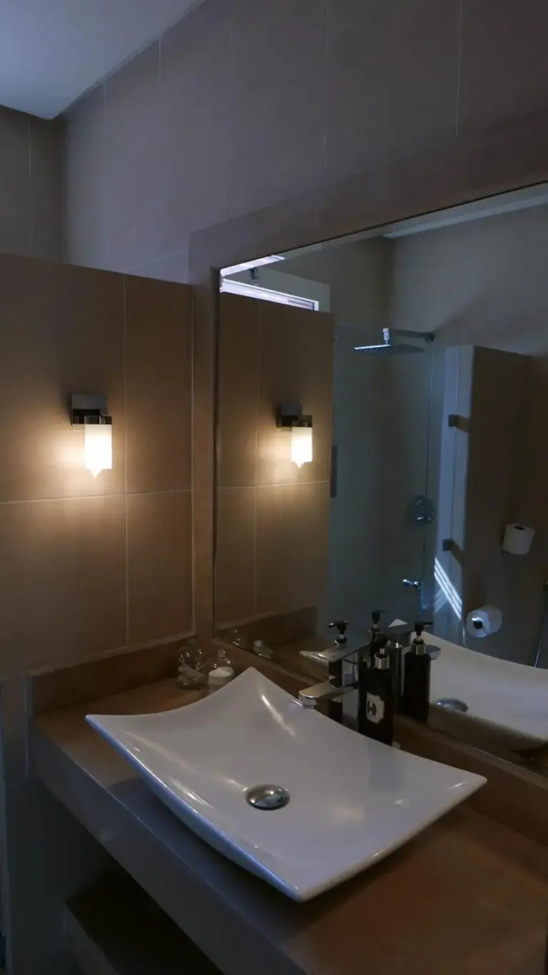 Salle de bain élégante au MORO Marrakech Boutique Hôtel