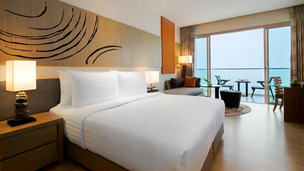 Mövenpick Siam Hotel Na Jomtien Pattaya deluxe room view