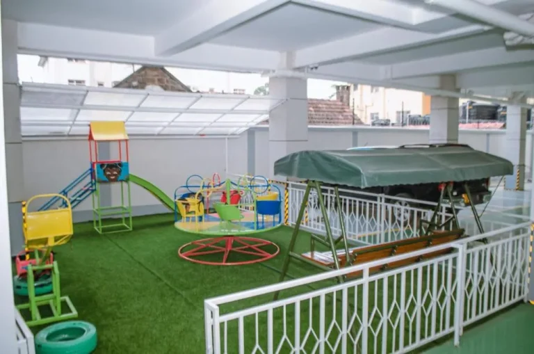 Aperçu du terrain de jeux aux Mowama Homes