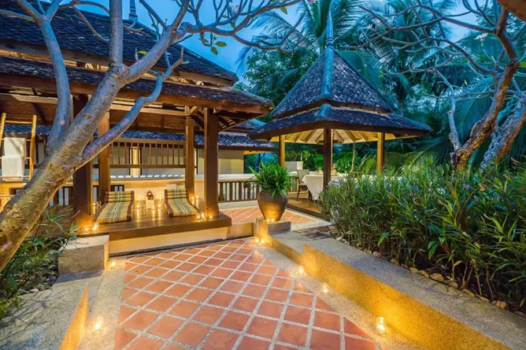 Muang Samui Spa Resort espace lounge extérieur